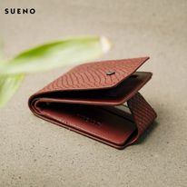 Bi-Fold Button Wallet