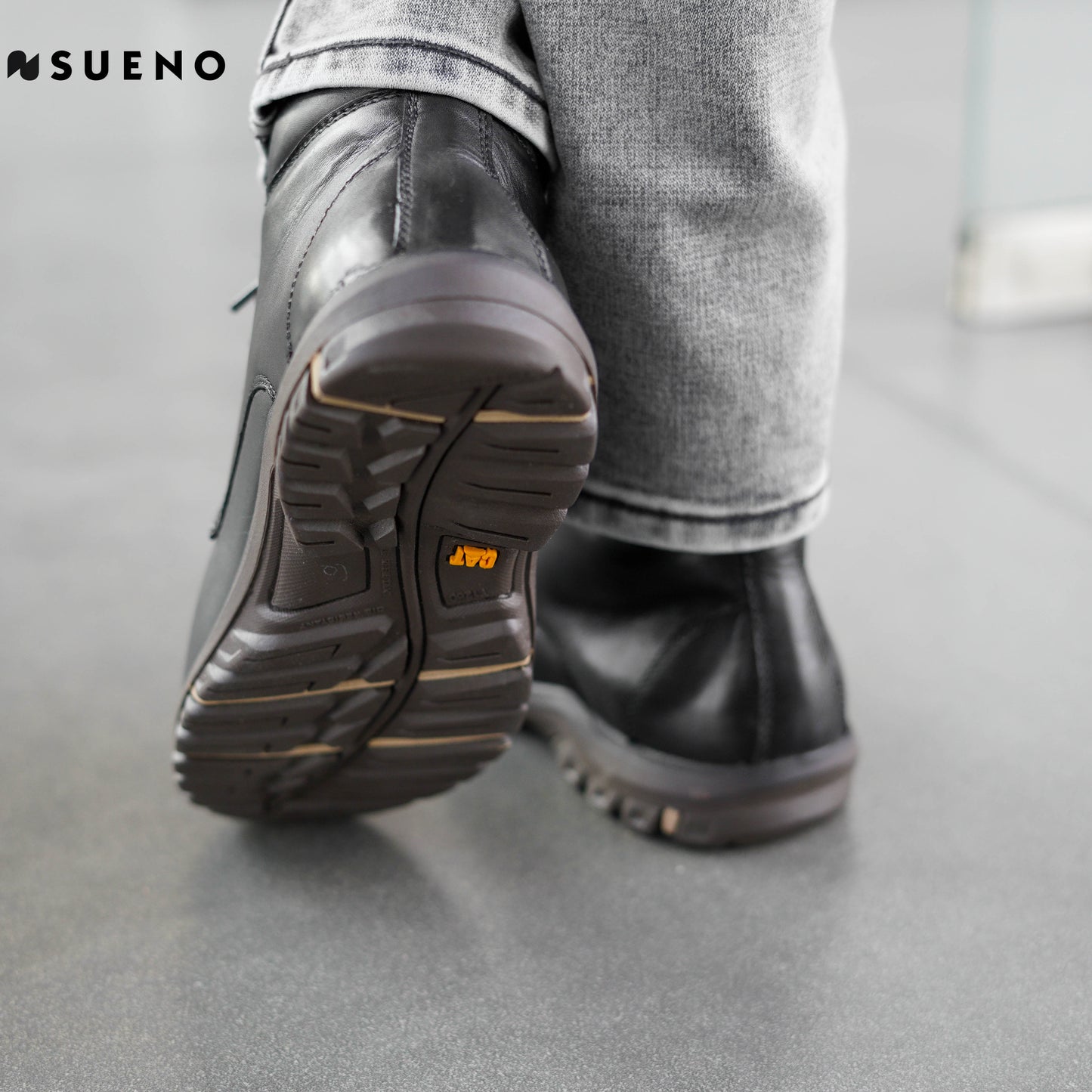 Men's Chukka Boot