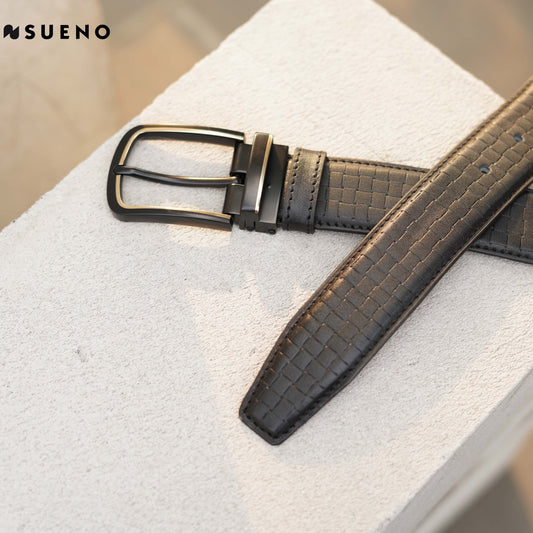 Men's Signture Leather Belt.